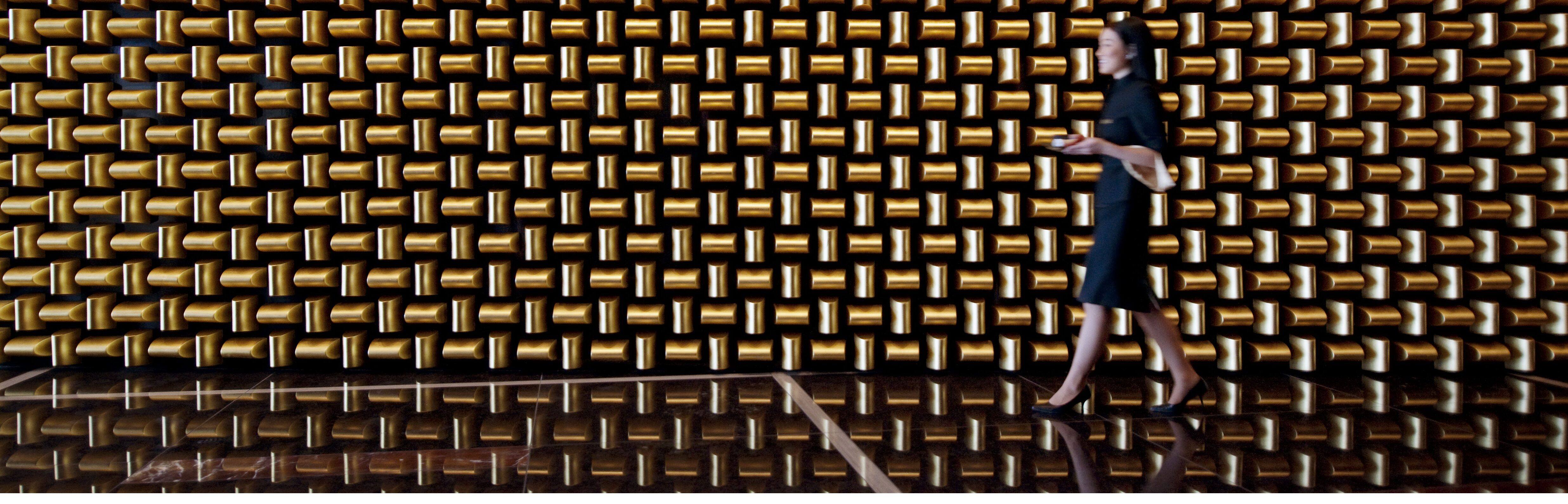 las-vegas-lobby-ground-floor-stephanie-1