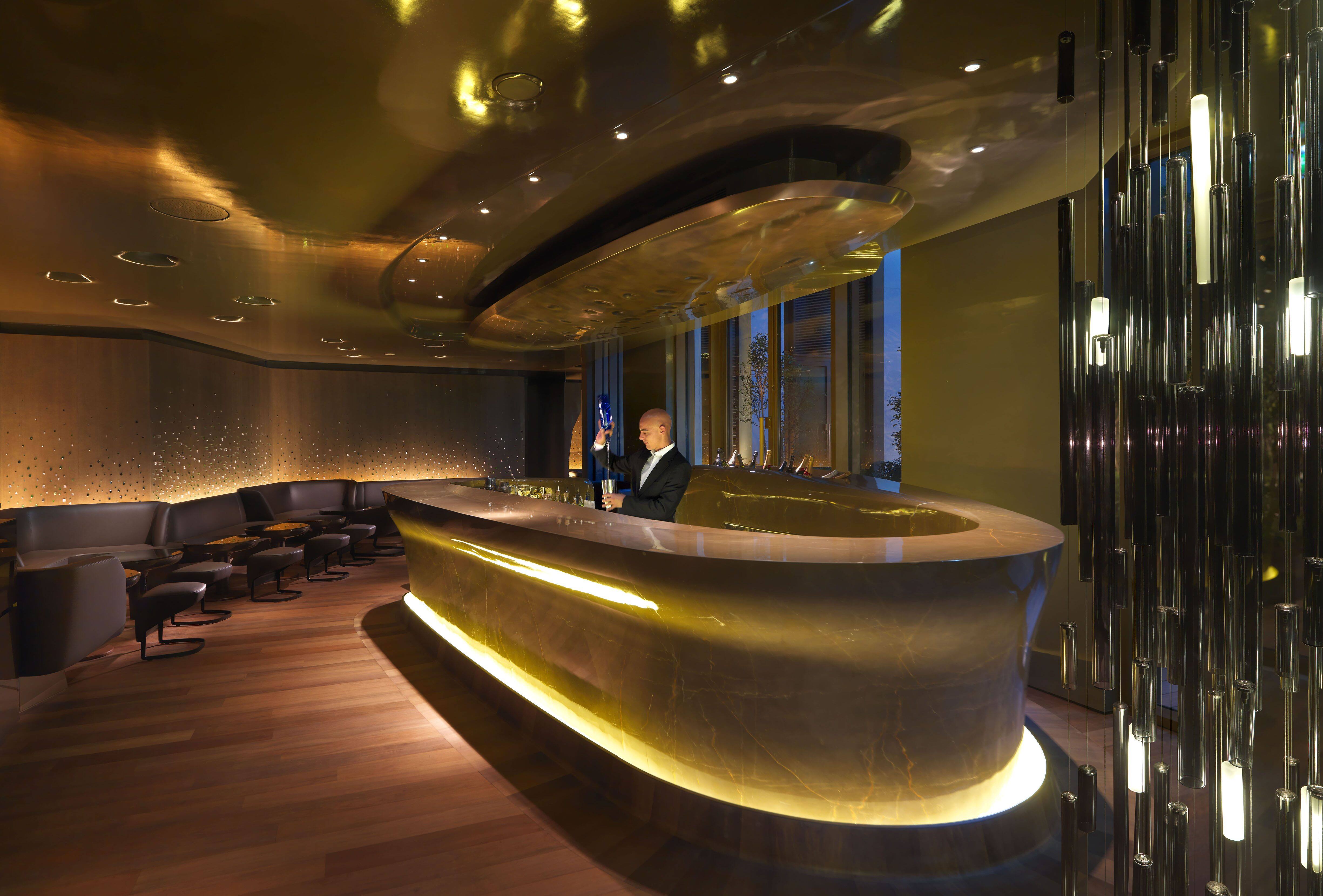 Bar 8