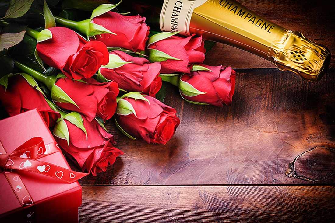 roses, champagne and gift box