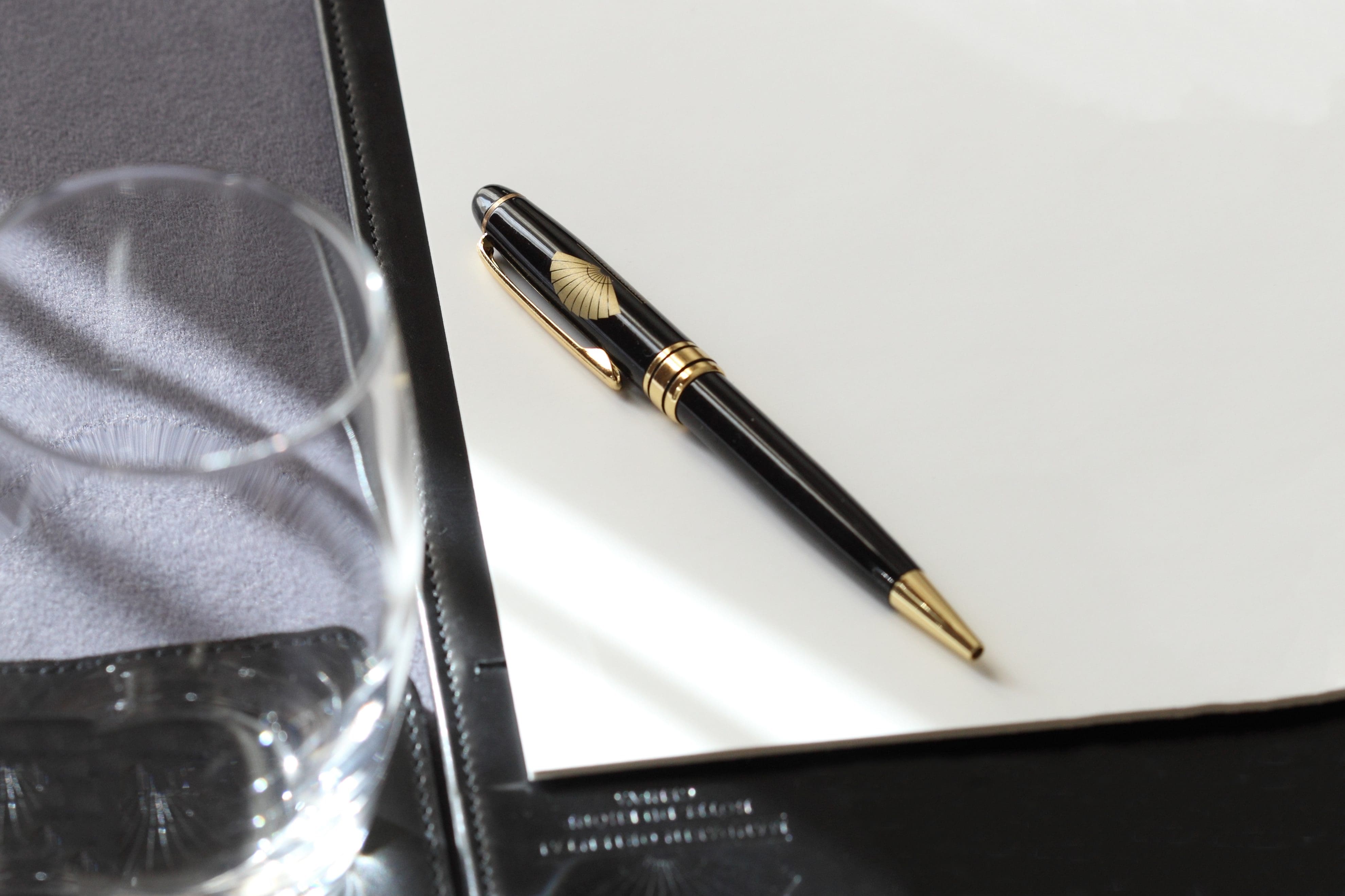 Mandarin Oriental pen and notepad