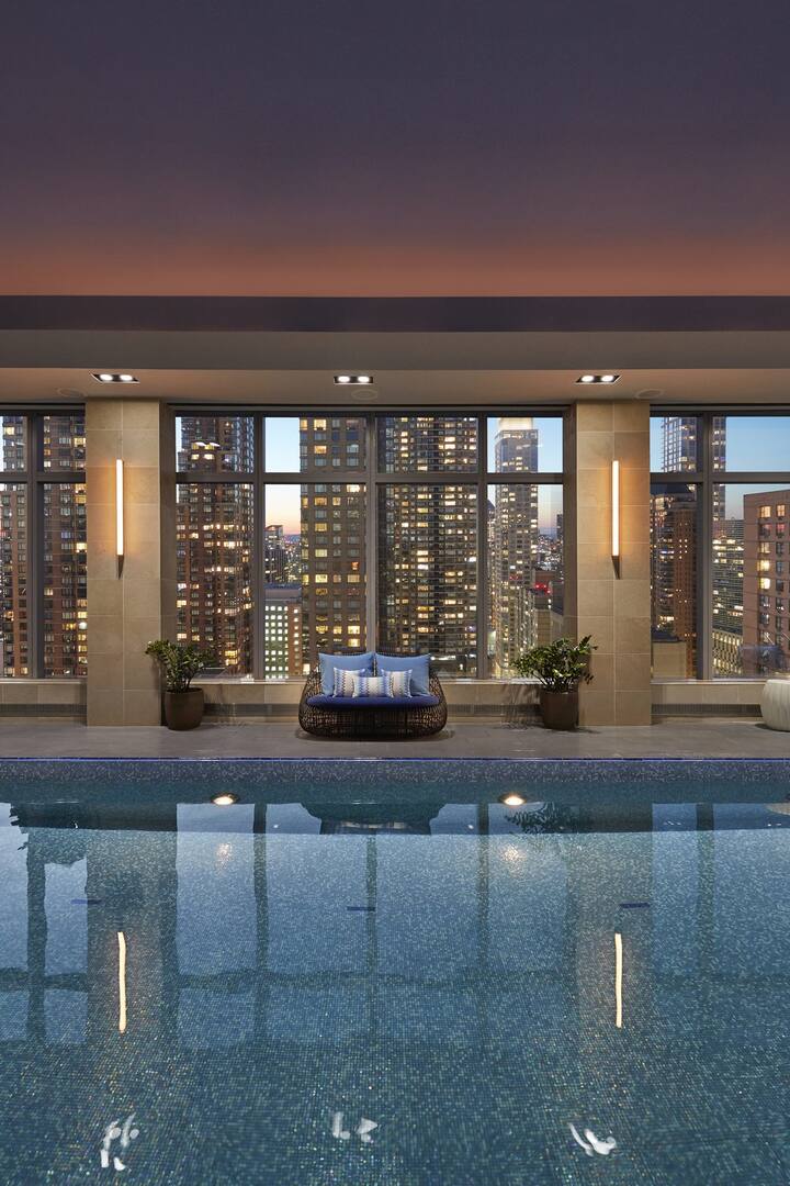 Mandarin Oriental New York pool