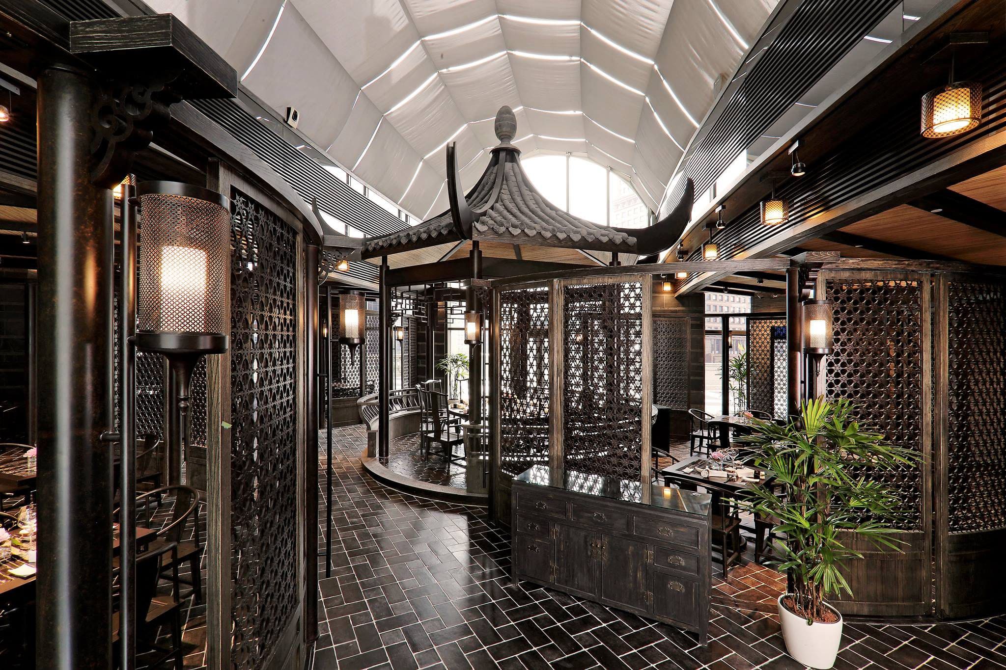 Dining area inspired by the royal garden from the Qing dynasty at Family Li Imperial Cuisine