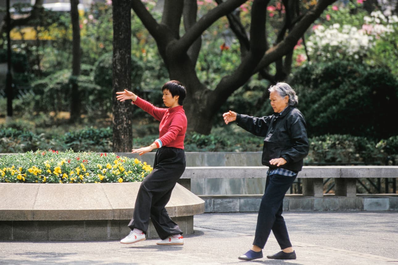 People practise t’ai chi