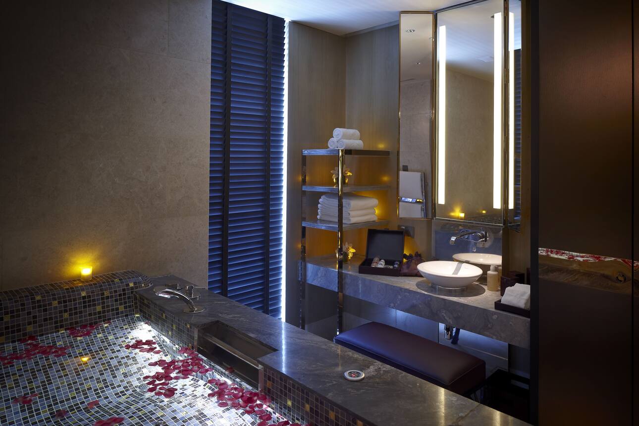 Spa bath at Mandarin Oriental, Singapore