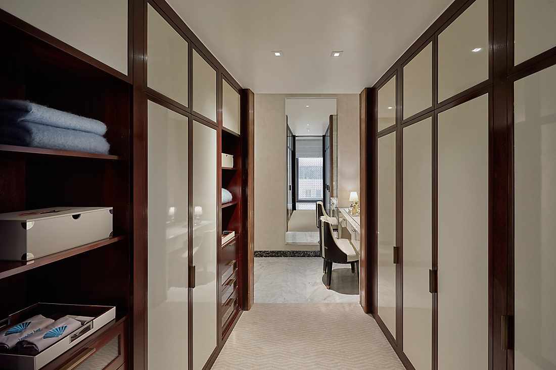 Two-Bedroom Premier Suite wardrobe