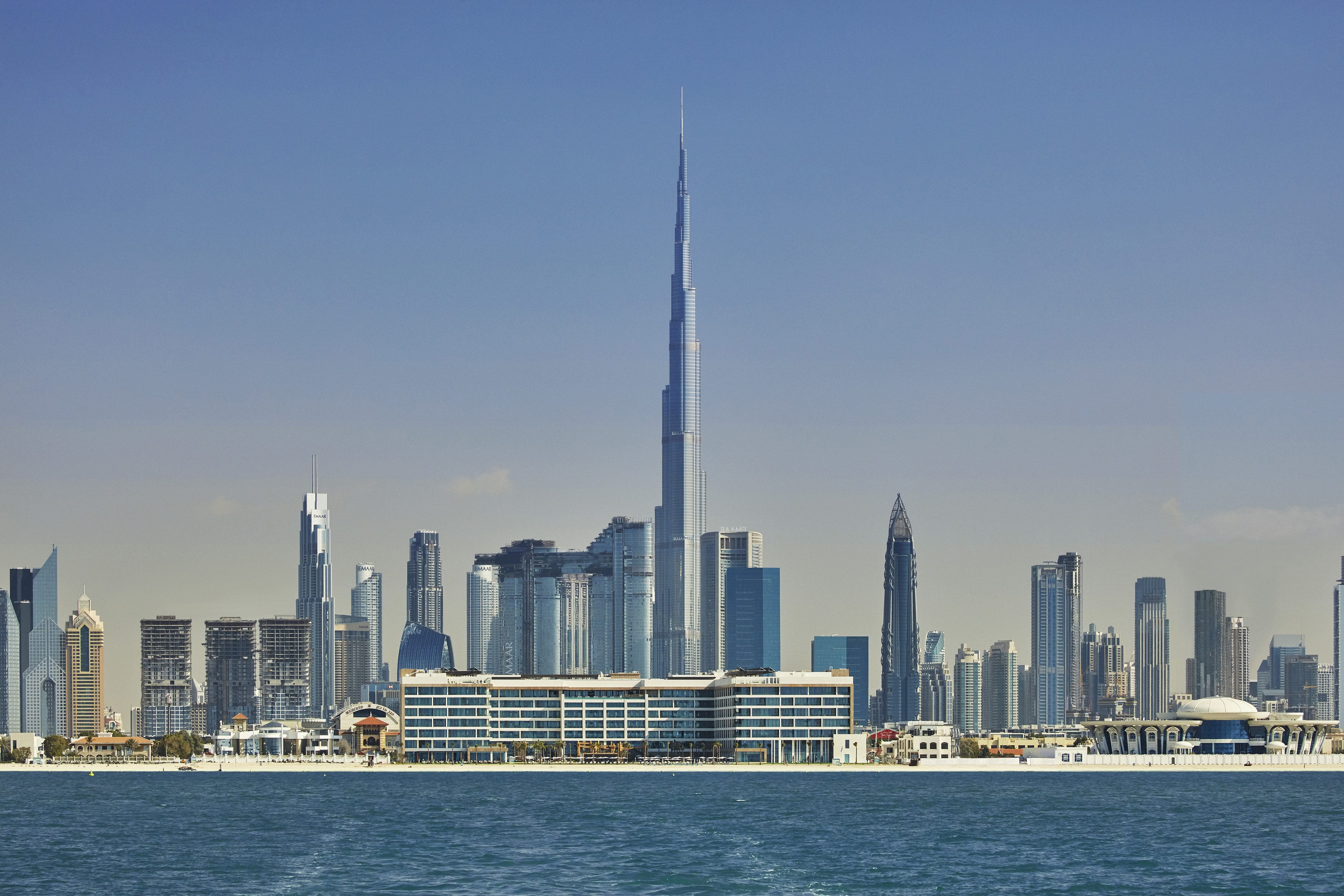 sea view hotel dubai to burj khalifa distance