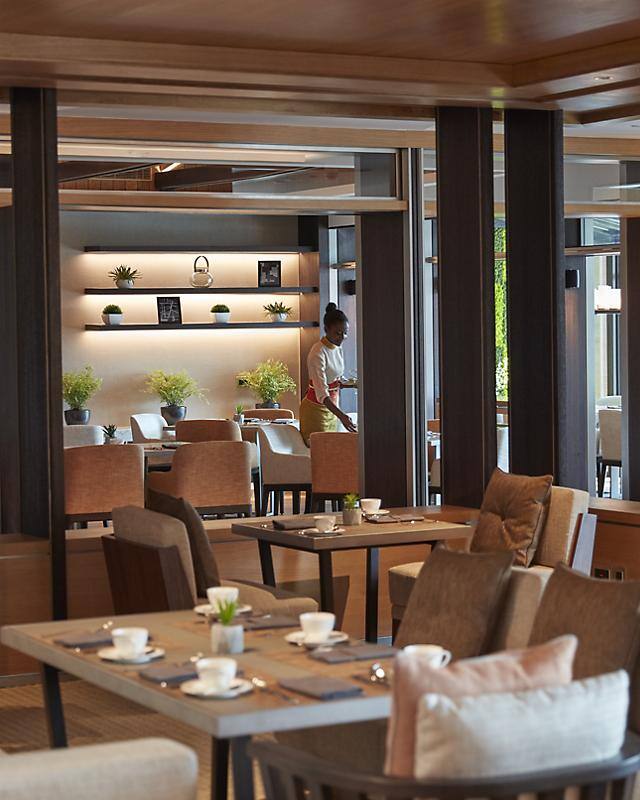 The Club Lounge Luxury Club Mandarin Oriental Jumeira Dubai