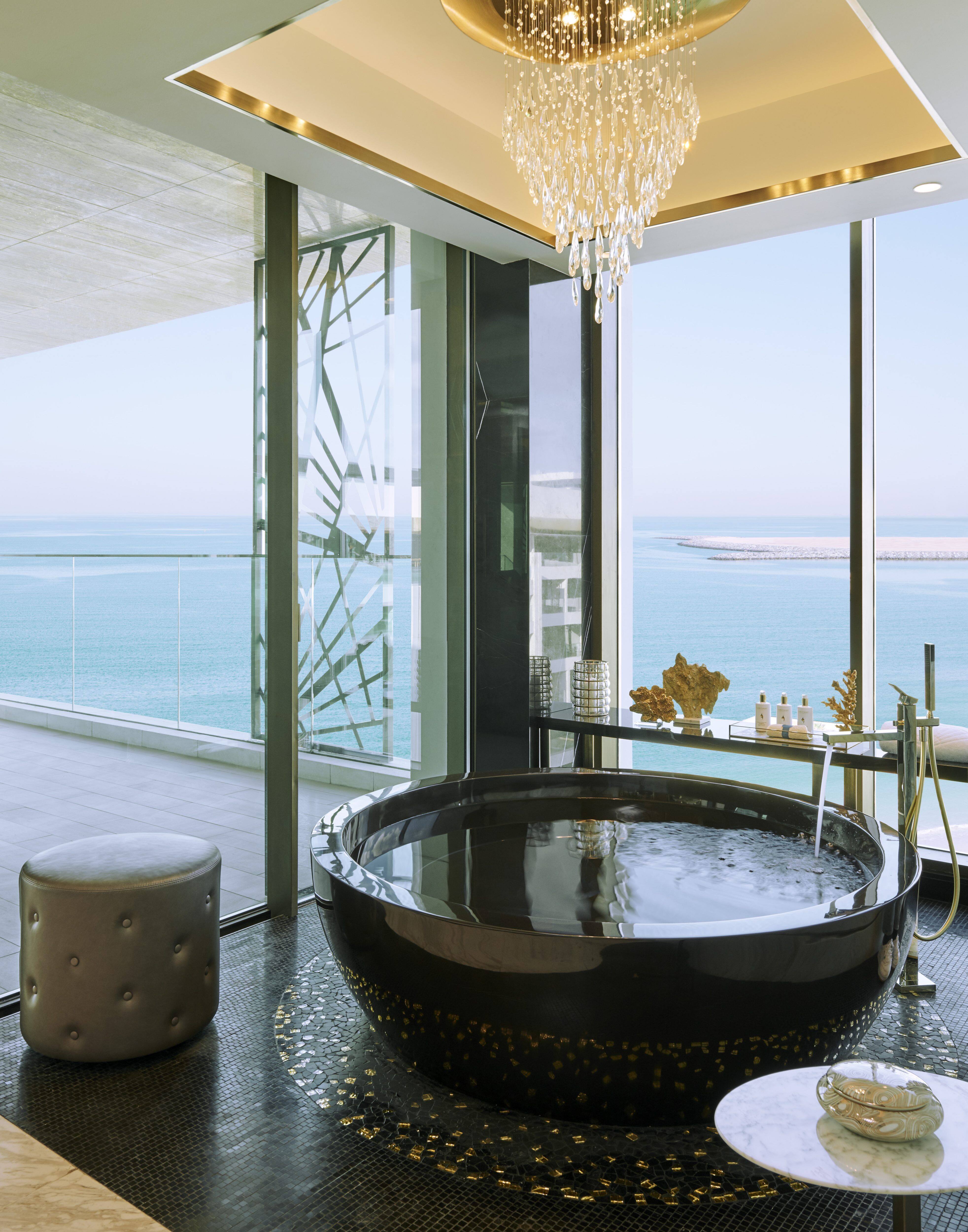 Royal Penthouse bathtub with full sea view