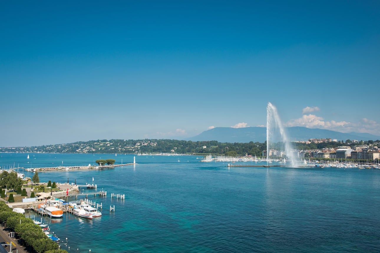 View of Lake Geneva with the spouting Jet d'Eau - Geneva Water Fountain