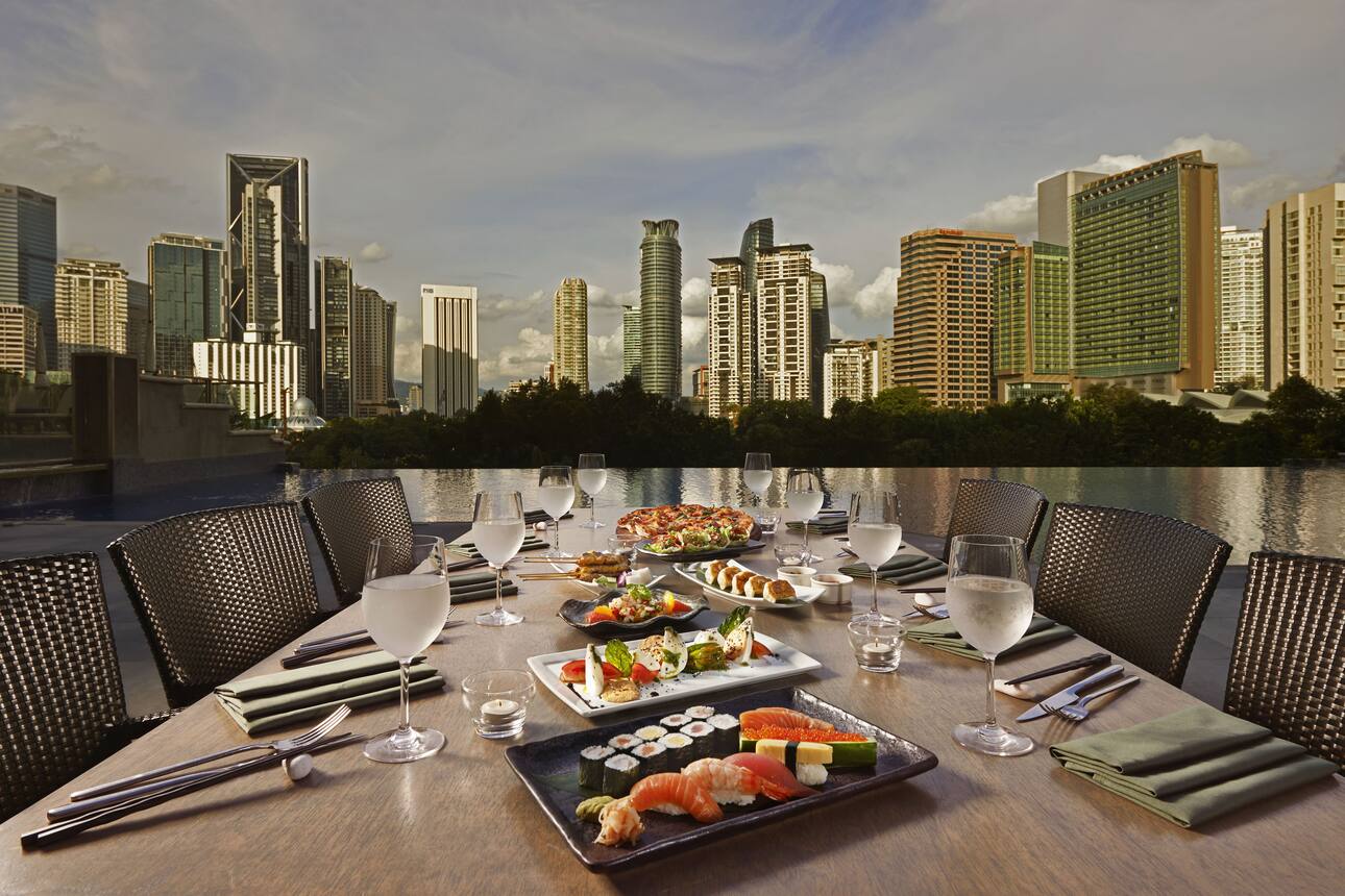 Aqua Restaurant & Bar - International Cuisine Near Petrona Towers