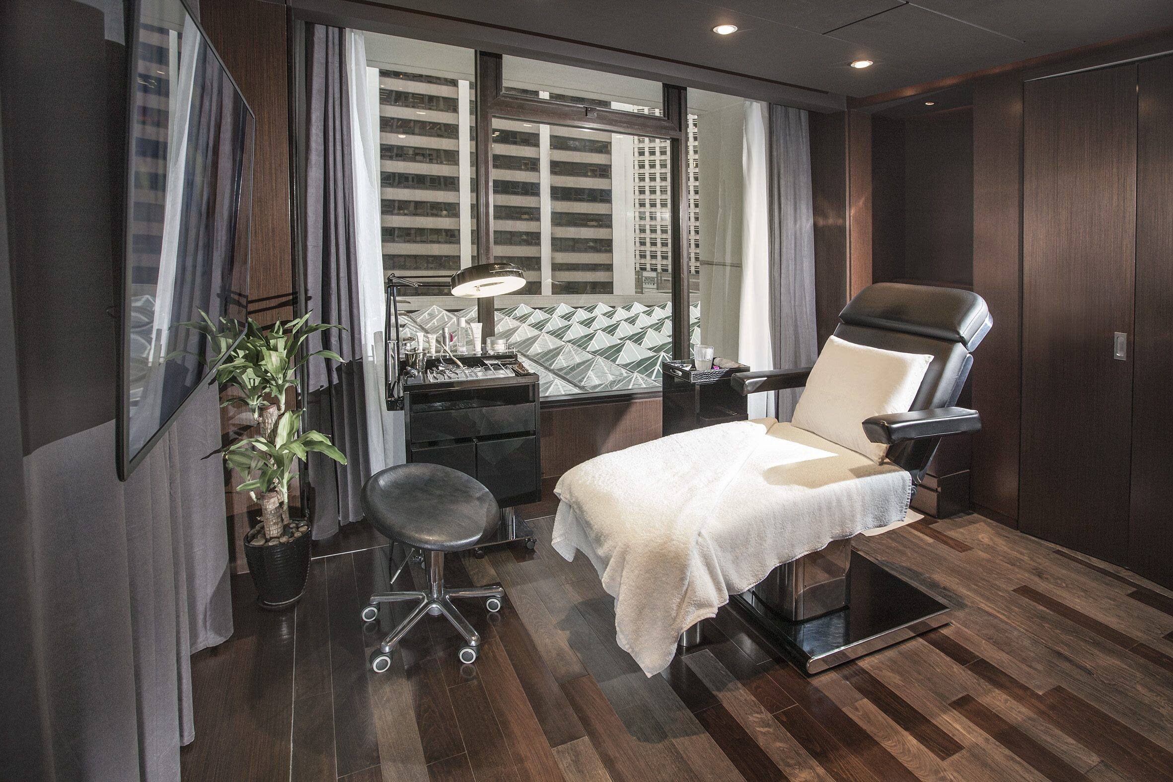 BASTIEN GONZALEZ 的 PEDIMANICURE 工作室 香港 香港置地文华东方酒店