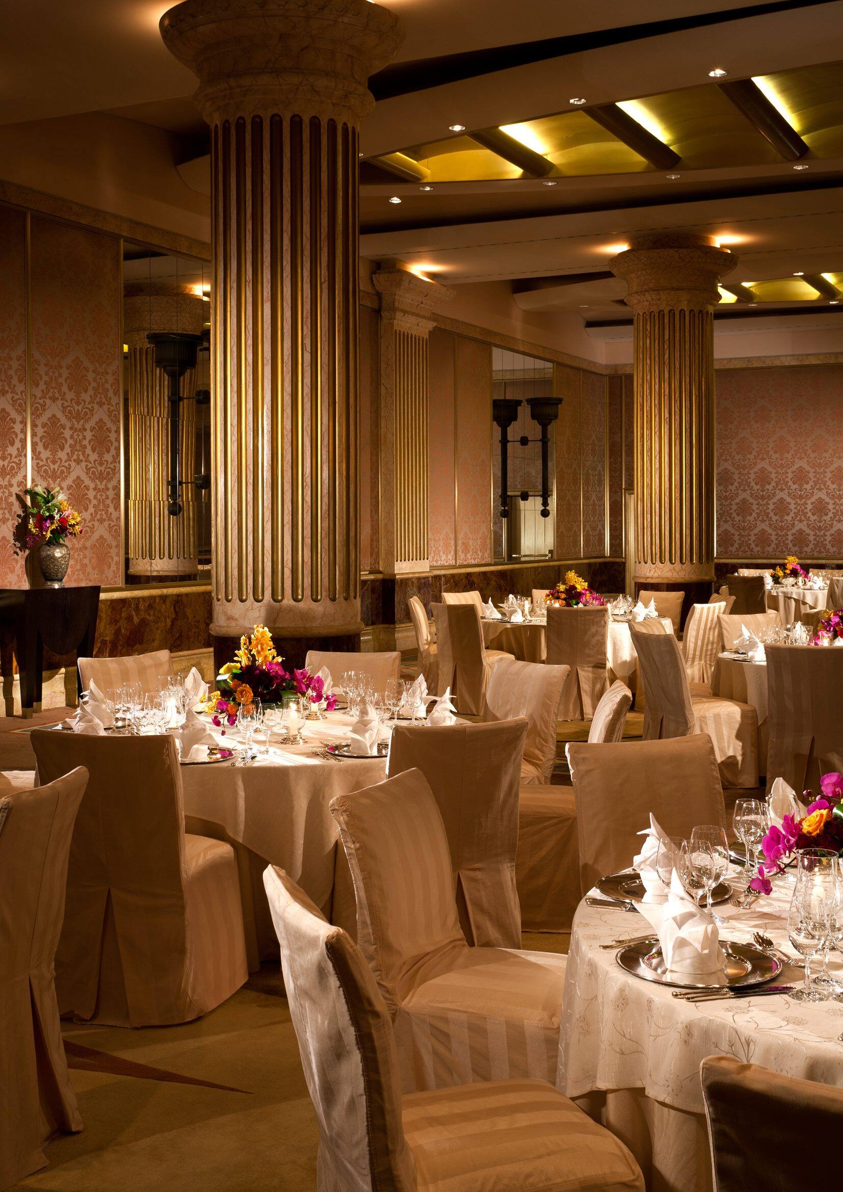 Luxury Wedding Reception Venue Riyadh Al Faisaliah Hotel