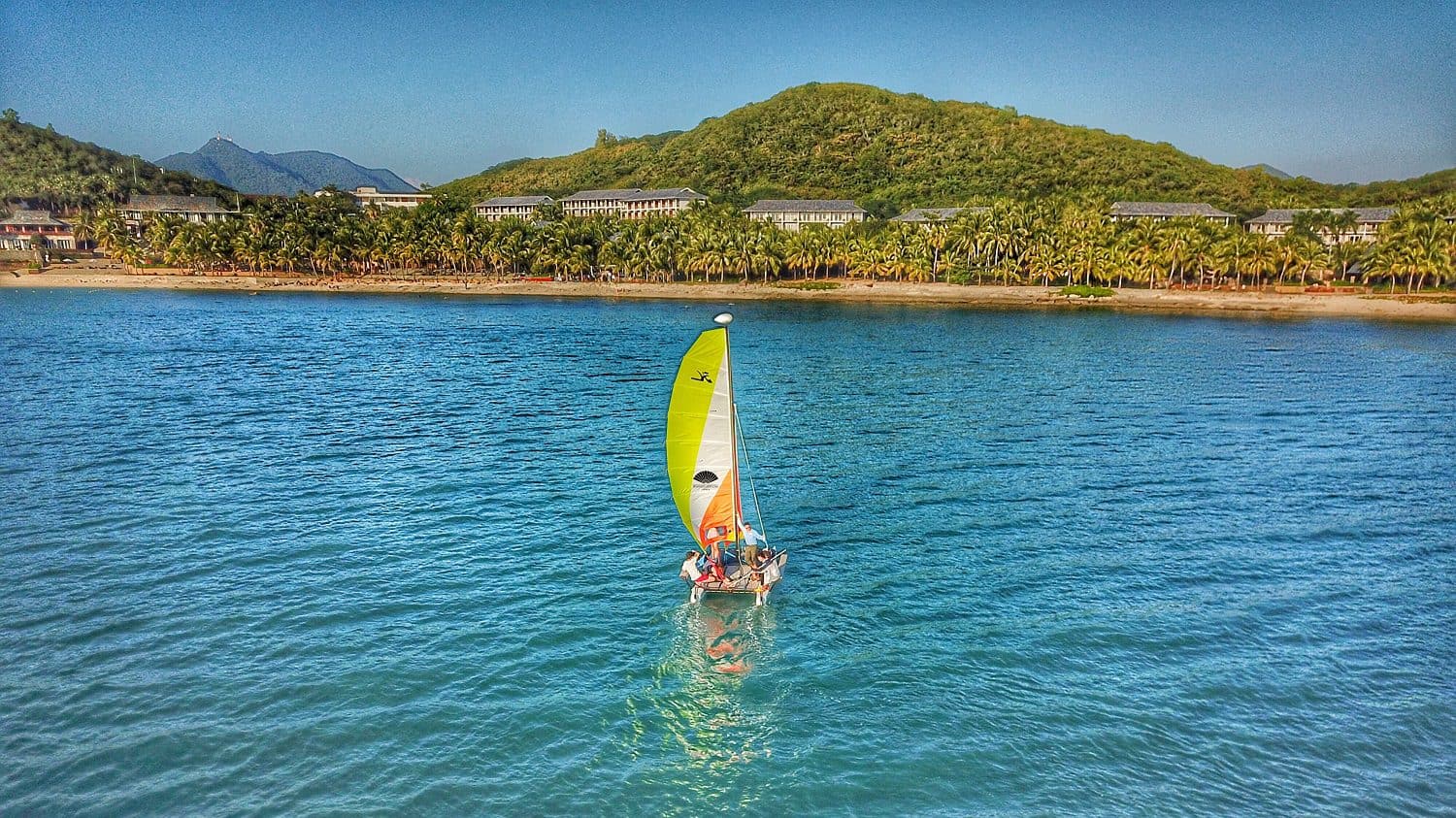 Sail Around Coral Bay