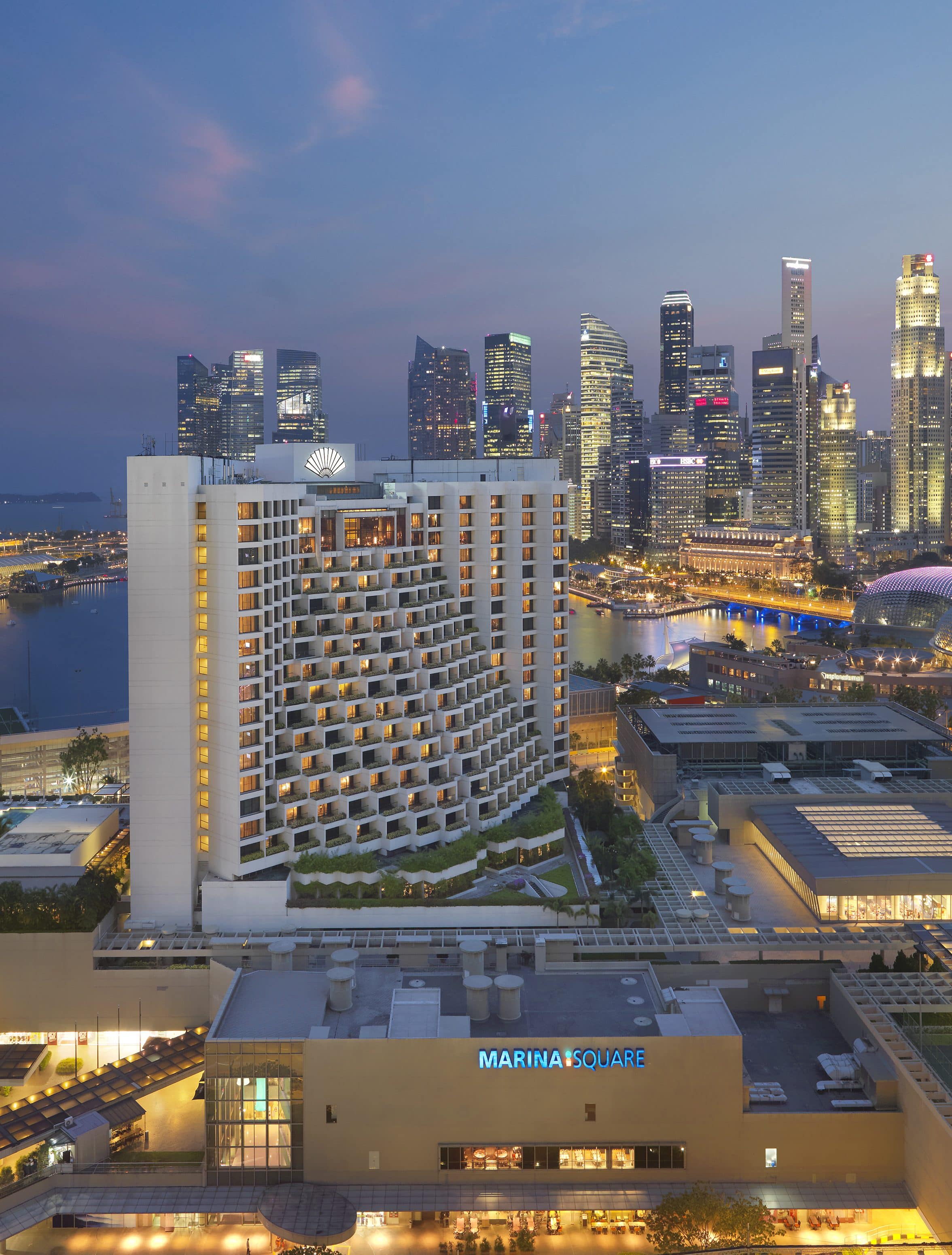 City view of Singapore showing Mandarin Oriental, Singapore